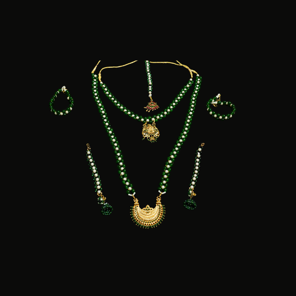 White, Leafgreen Colour Chandbali Pendant