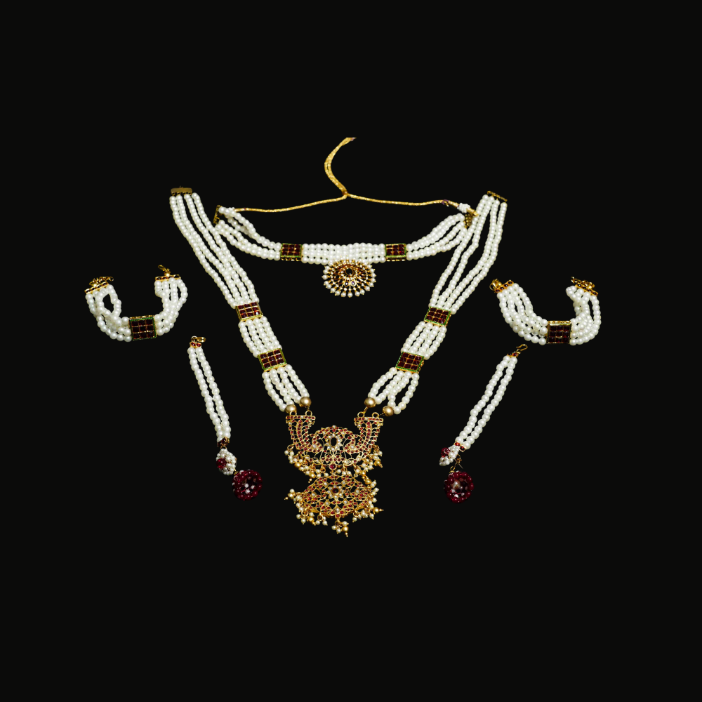 White and Maroon Colour Square Mugappu & Double step Peacock Pattern